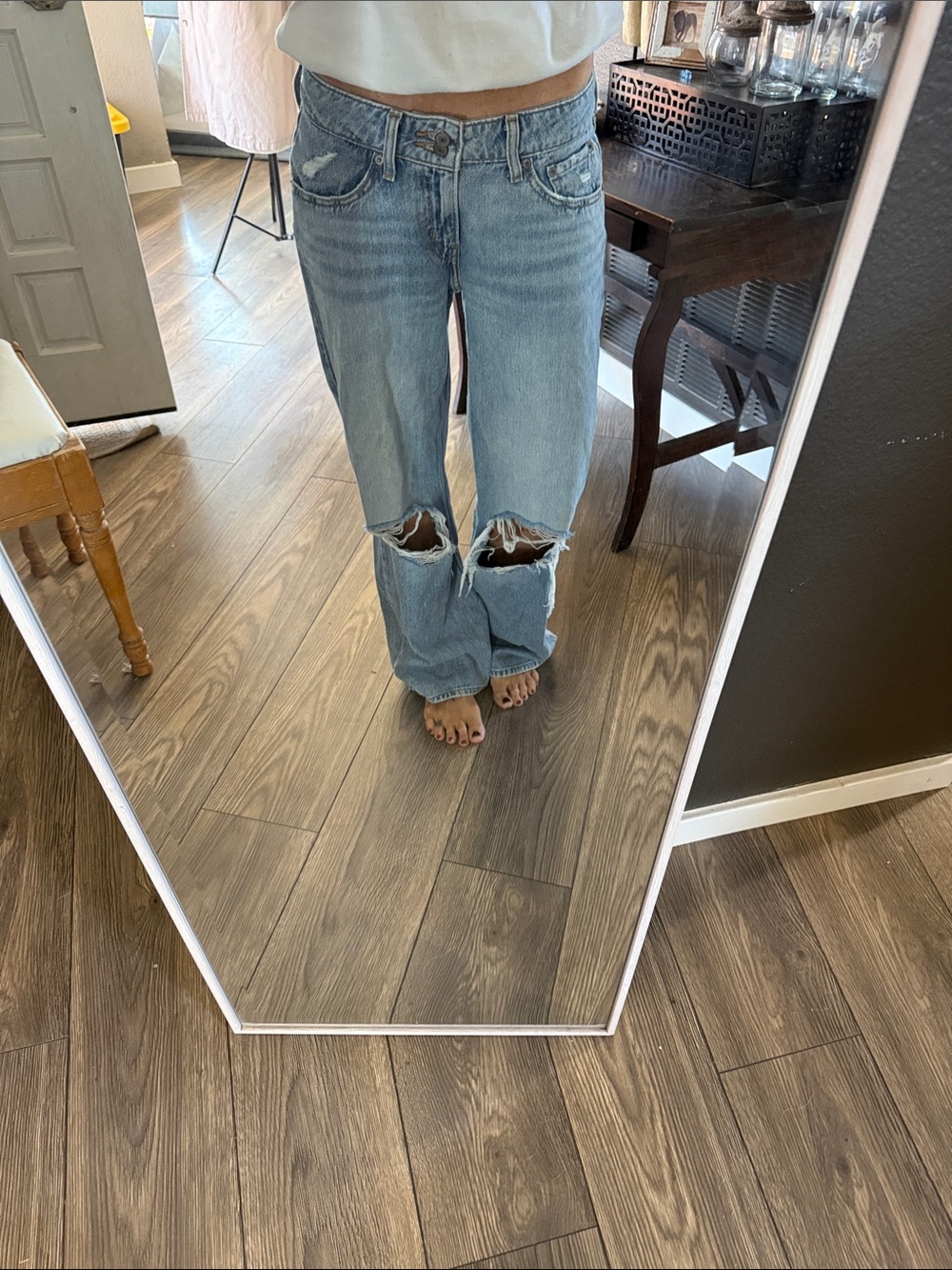 Levi’s Superlow Light Blue Distressed Women’s Jeans size 27